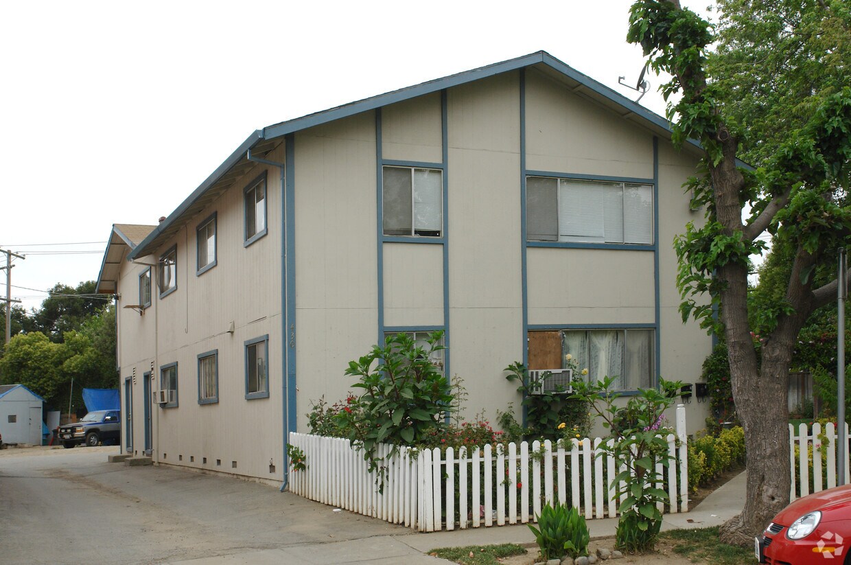Primary Photo - 430 Osgood Ct