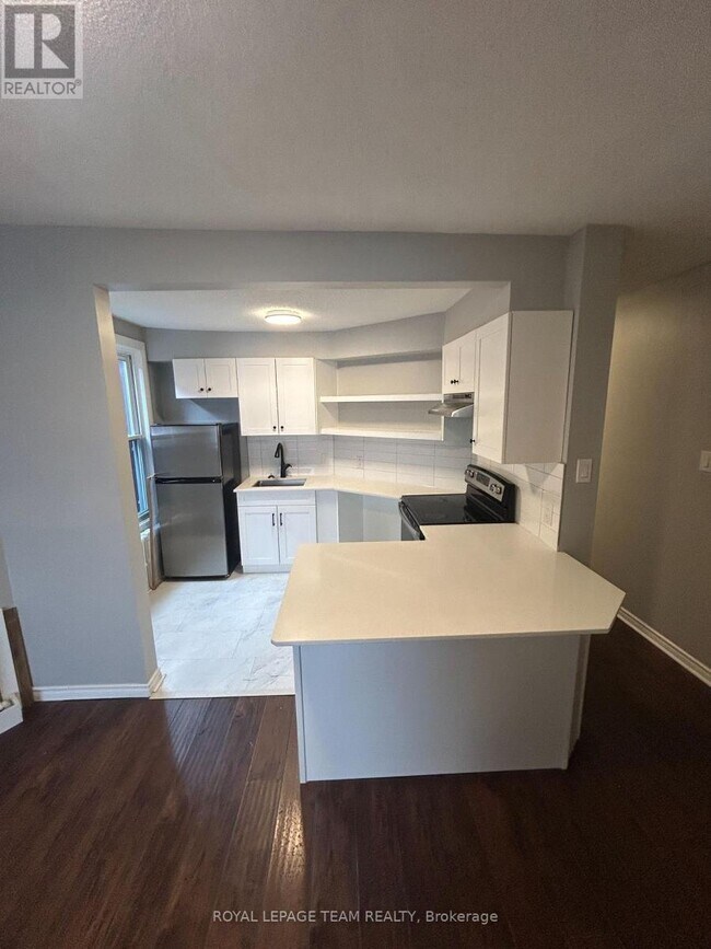 Photo du bâtiment - 883 Somerset St W