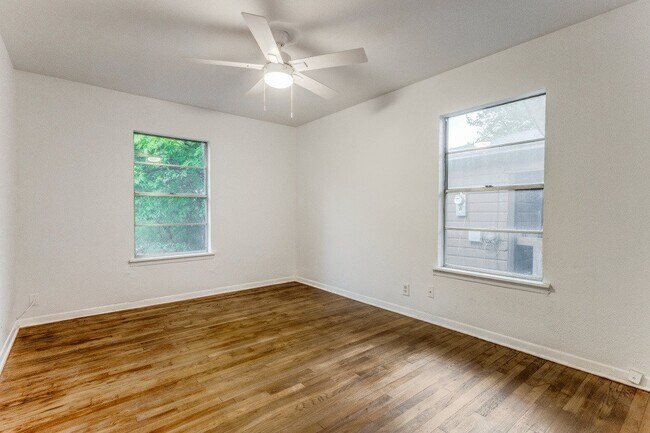 Foto del edificio - 1039 W Star St