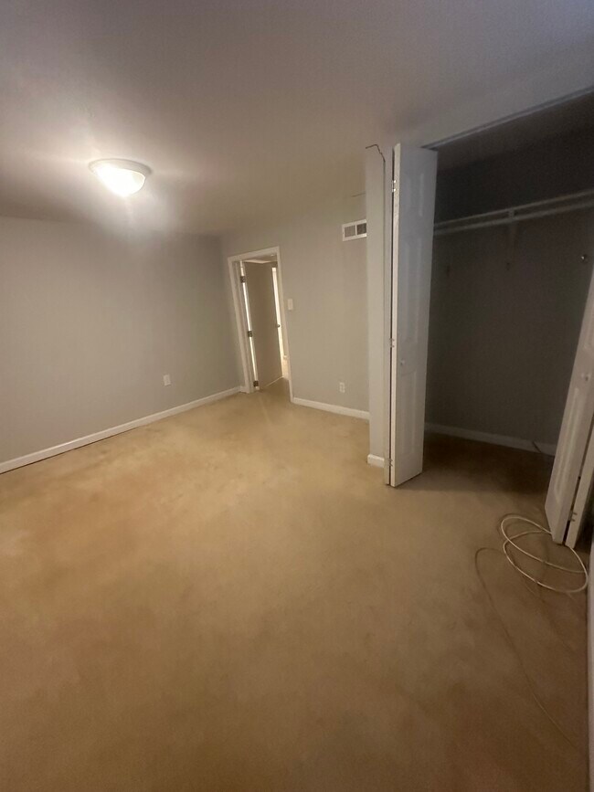 Building Photo - 3204 Beechcraft Dr