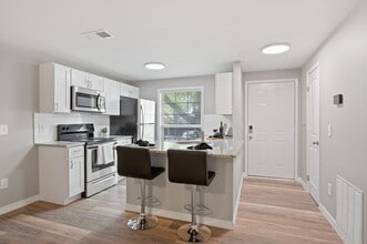 Interior Photo - 860 East