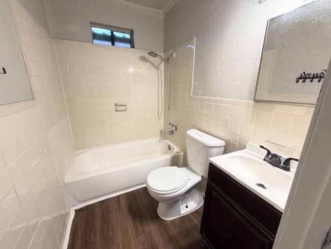 Photo - 321 Huntington St House