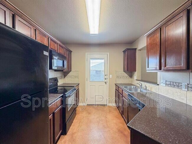 Foto del edificio - 757 E Ridge Blvd