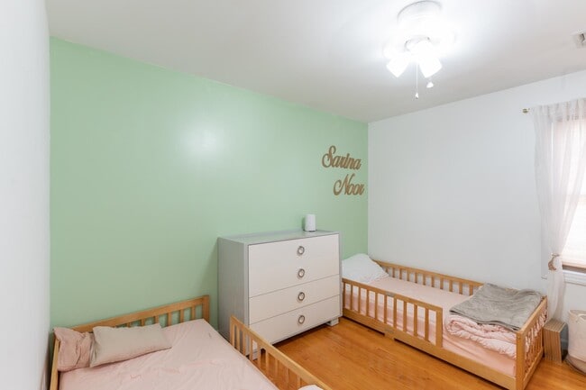 Building Photo - 260 Custer Ave