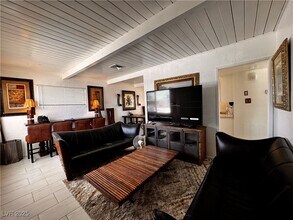 Building Photo - 421 Harvard St