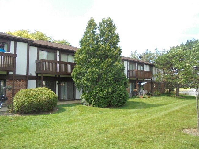 Building Photo - 966 Cumberland Ct
