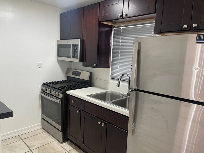 Foto del edificio - Updated 1 Bedroom 1 Bathroom apartment in San Diego
