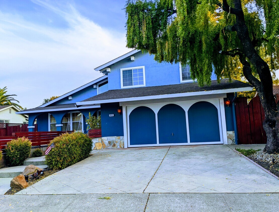 Primary Photo - 4014 Rockingham Dr