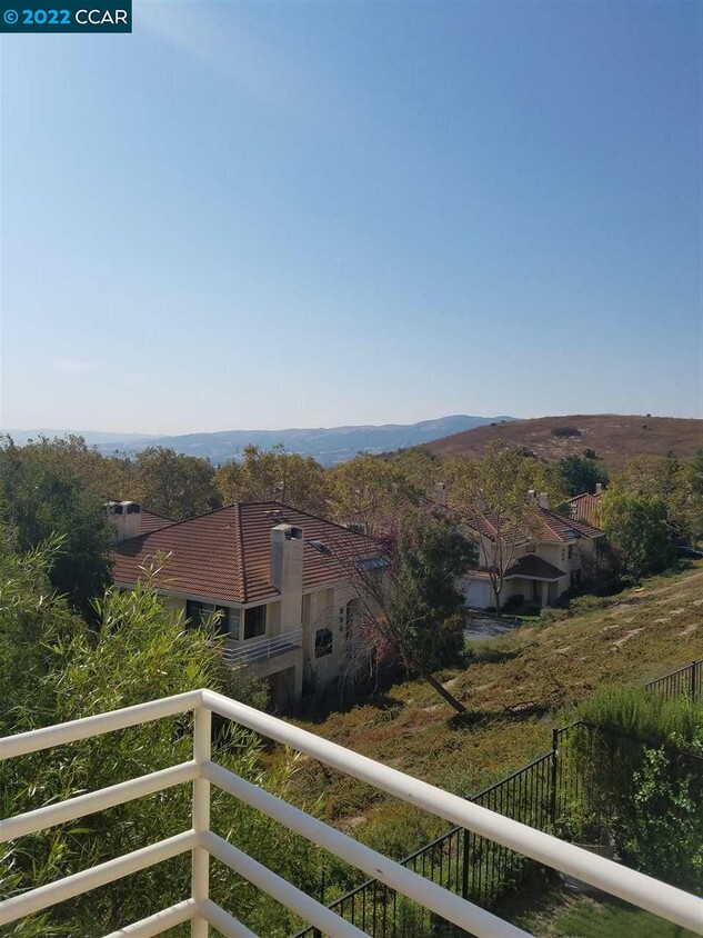 Primary Photo - 3065 Lakemont Dr