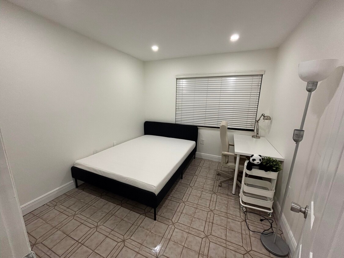 Photo - 703 SW 100th Court Cir (Miami, FL)