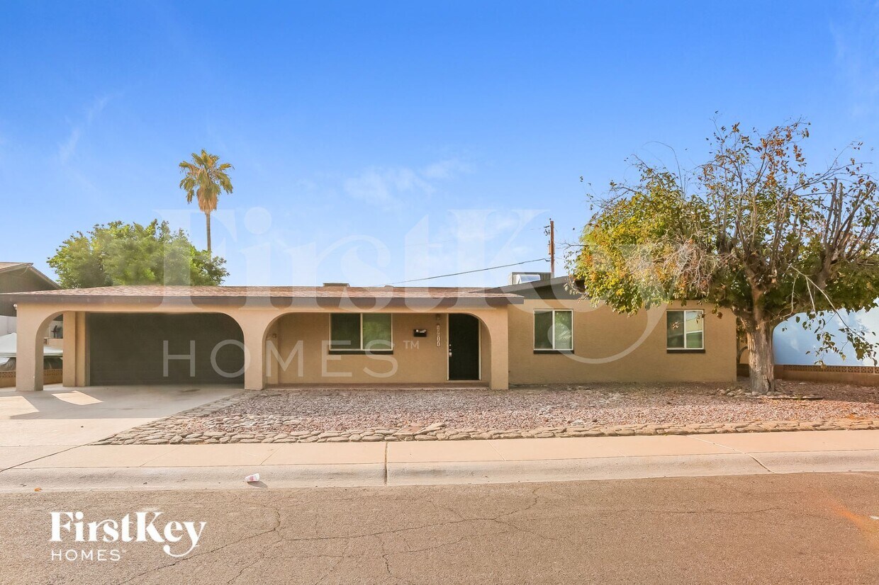 Primary Photo - 9214 N 36th Dr