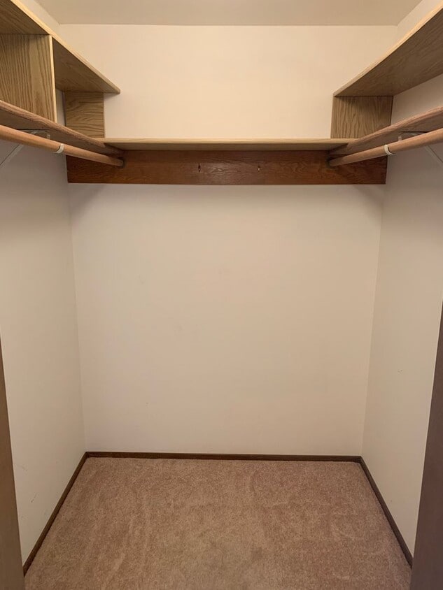 Primary Photo - Wonderful Pet Friendly 3 Bedroom Home with...