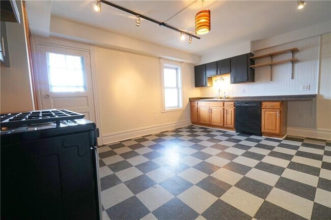 Kitchen - 3513 Melwood Ave