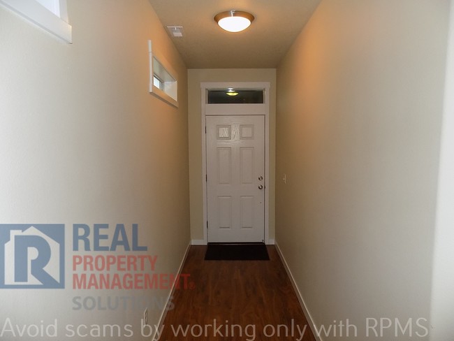 Foto del edificio - 30291 NW Stewart Ln