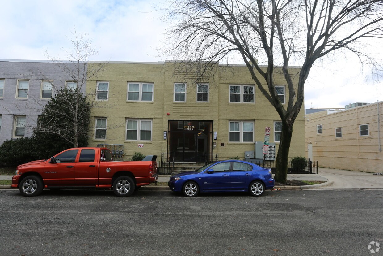 Primary Photo - 417 18th St NE