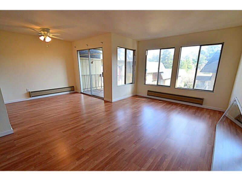 Foto principal - 239 D St