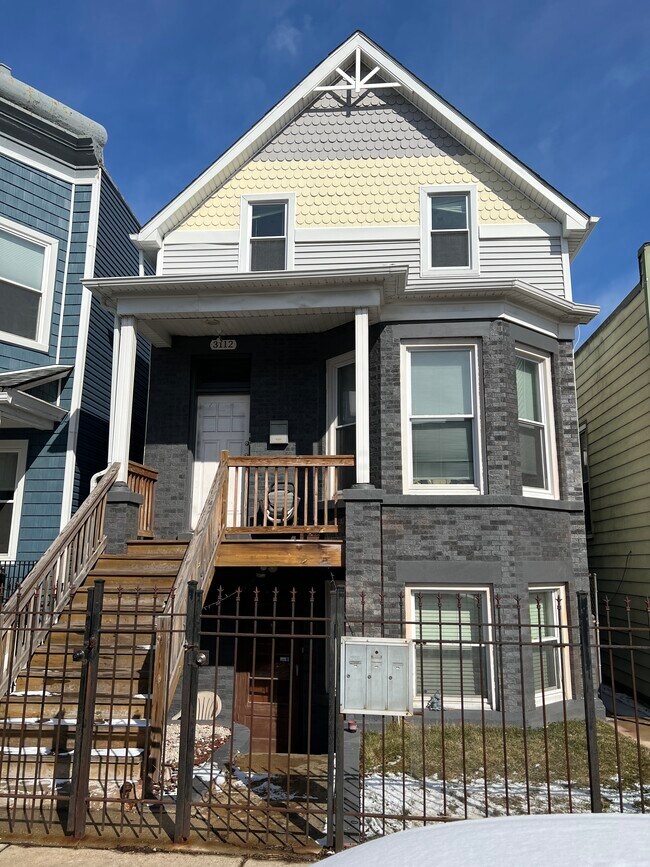 Foto del edificio - 3112 W Diversey Ave