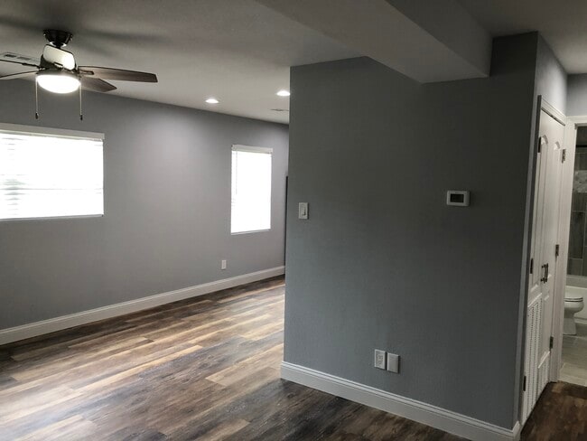 Building Photo - 261 Mt Everest Dr