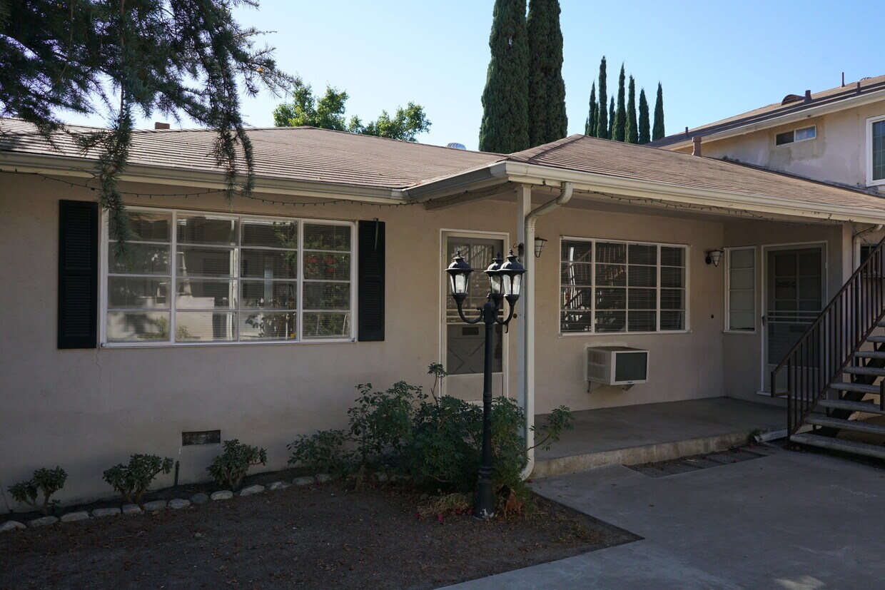Front porch entry - 325 N Baldwin Ave