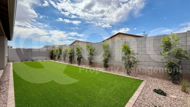 Building Photo - 22813 E Starflower Dr