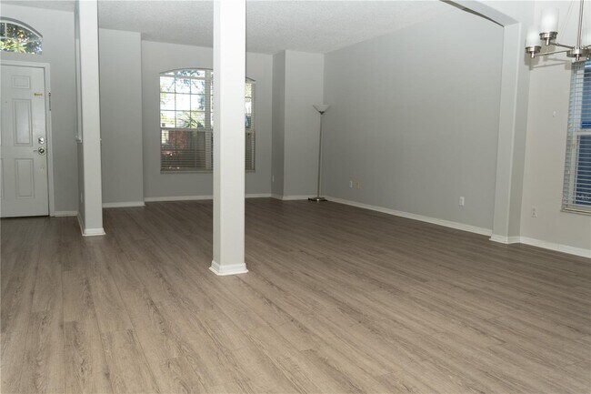 Foto del edificio - 1268 Portmoor Way