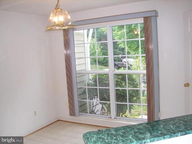 Building Photo - 1516 Deer Point Way