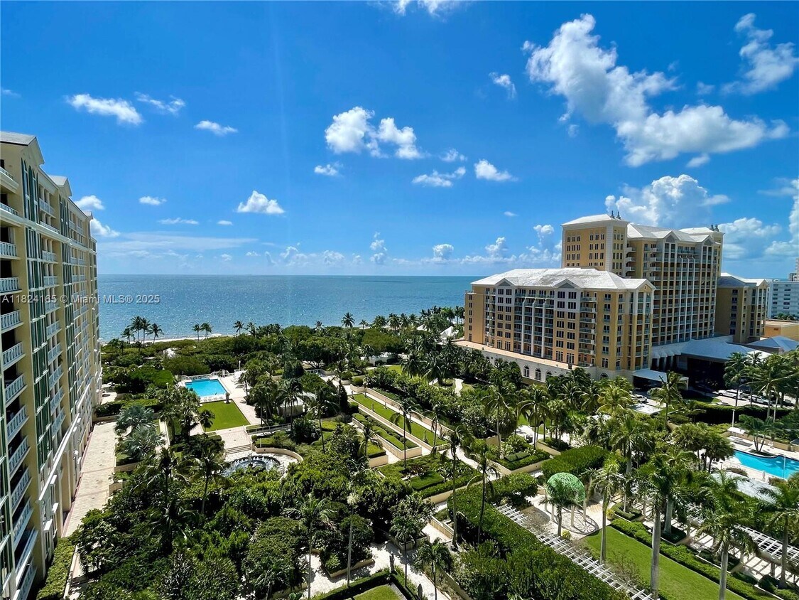 Foto principal - 445 Grand Bay Dr