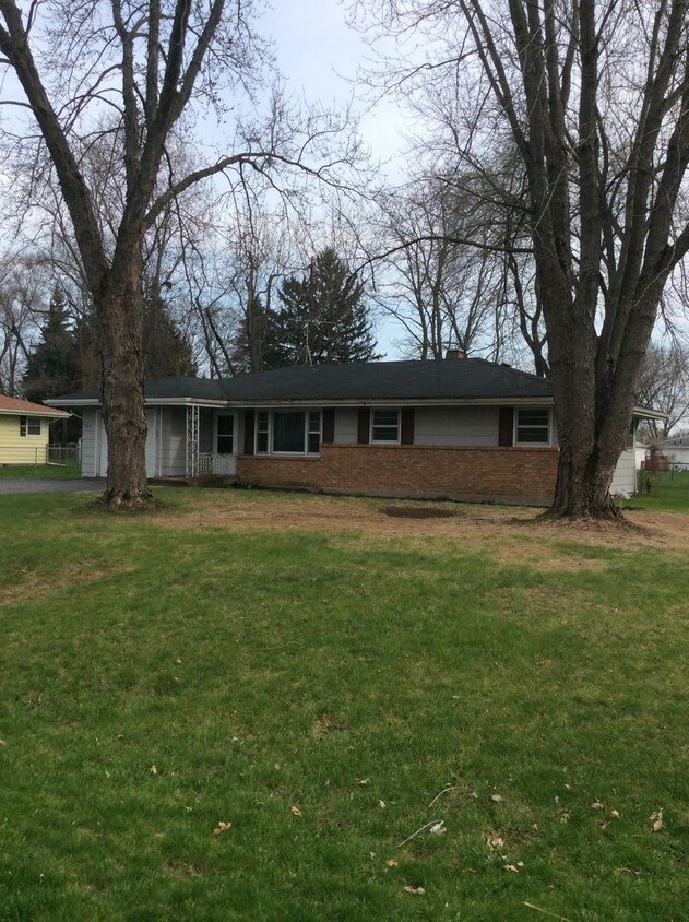 Building Photo - 1611 Hackberry Ln