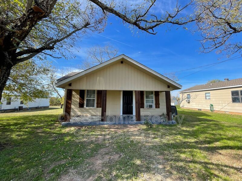 212 S Monroe Ave, Blanchard, OK 73010 House Rental in Blanchard, OK