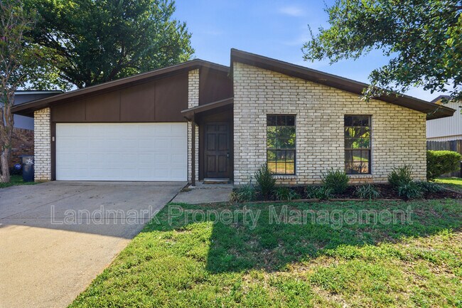 Foto del edificio - 2711 Treeview Dr