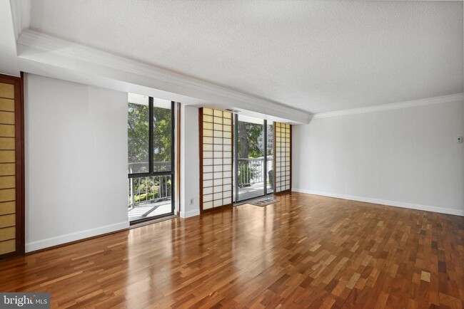 Foto del edificio - 1401 N Rhodes St