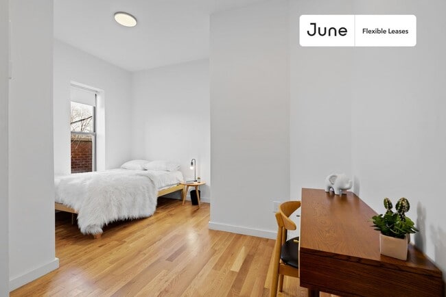 Building Photo - Modern Private ROOM in Bed-Stuy