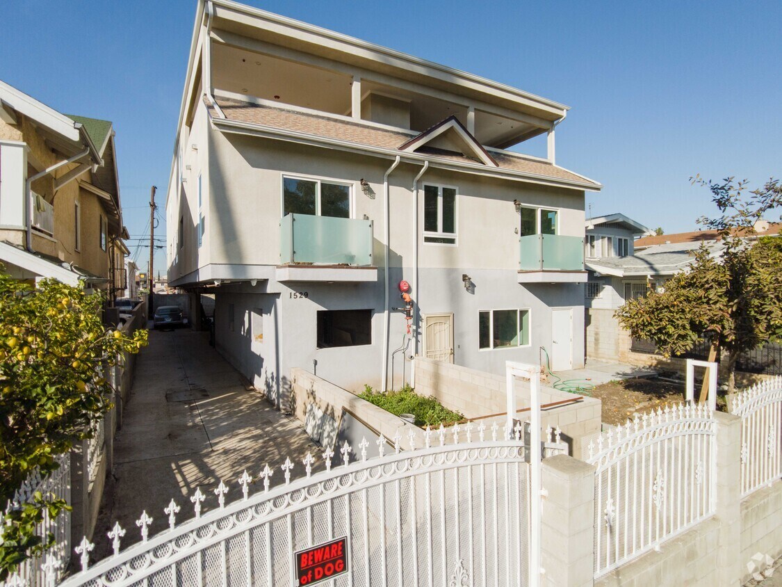 JAN 2022 - 1529 N Kingsley Dr