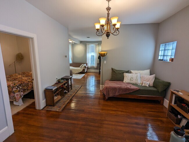 Building Photo - 443 3rd St