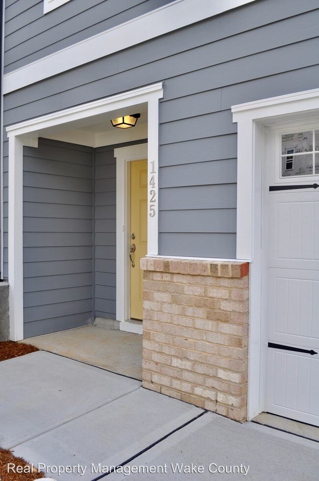 Building Photo - 2 br, 2.5 bath House - 1425 Salem Creek Drive
