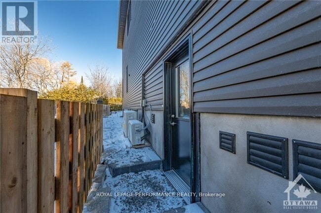 Building Photo - 1377 St. Jean St