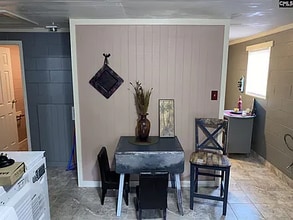 Building Photo - 2451 Gervais St