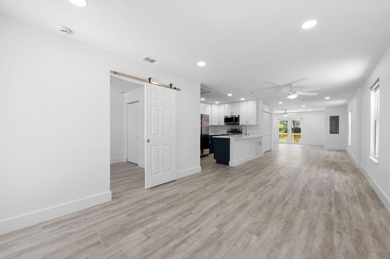 Foto principal - 720 McIntosh St