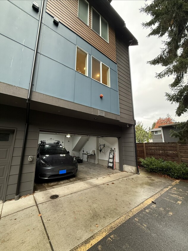 Primary Photo - 2168 N 185th St