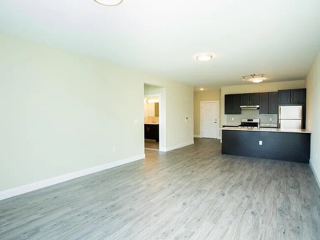 Building Photo - 432 52nd St