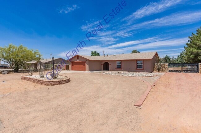 Building Photo - 5094 Ave Del Sol