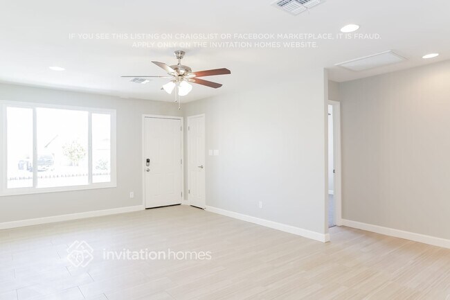 Building Photo - 2047 E Cornell Dr