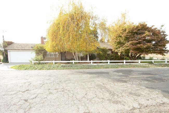 Building Photo - 18485 Williams Ave