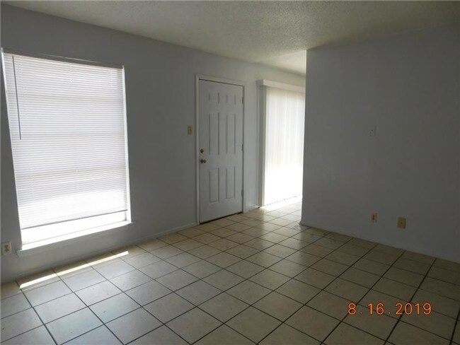Foto del edificio - 2314 Andover Dr