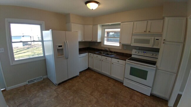 Foto del edificio - 3 Bedroom 1 Bath Adorable Cape Cod