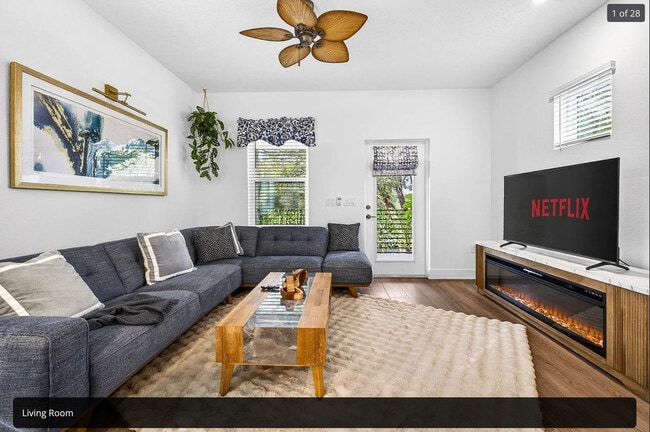 Living room-2nd floor - 1734 W Cherry St