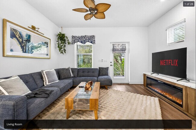 Sala de estar - 2.º piso - 1734 W Cherry St
