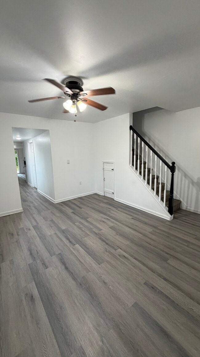 Building Photo - 55 Schoolhouse Ln