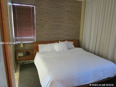 Foto del edificio - 100 Collins Ave