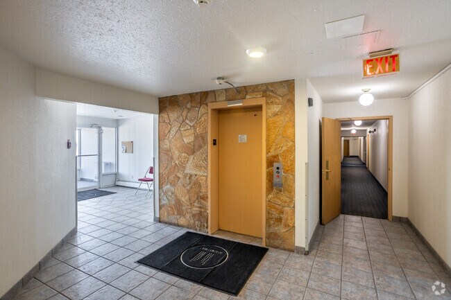 Photo du hall - Mainstreet Red Deer Apartments